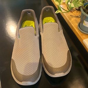 Sketchers Goga Max mens size 12